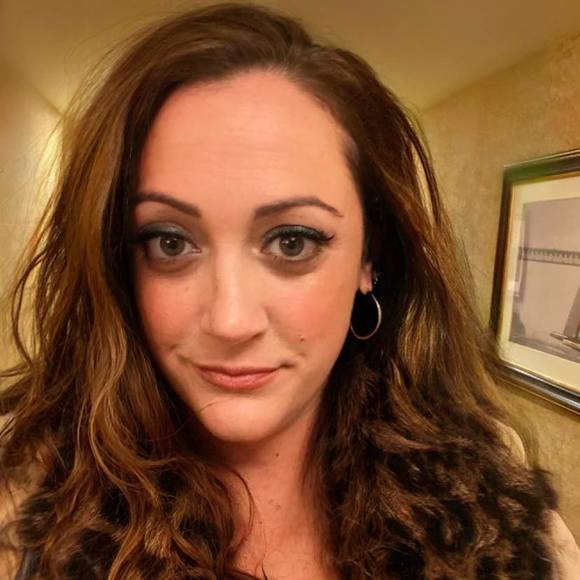 Meet your Posher, Christie - Picture 1 of 1